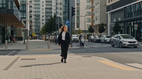 FORMAT: 15s / 135 BPM / 13 SHOTS SUBJECT: @[image1] WARDROBE: Casual ENVIRONMENT: Open street M…