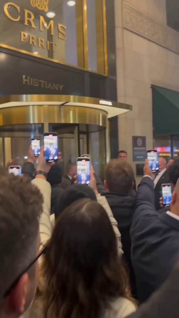 Style: Ultra-realistic mass celebrity arrival scene. Single continuous shot. Handheld camera fr…