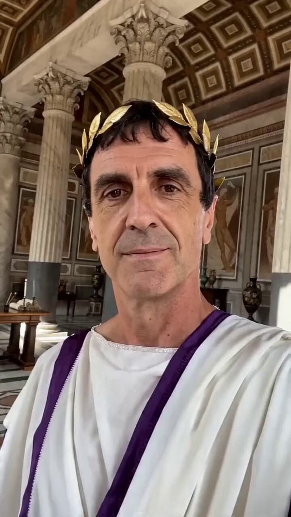 an instagram reel of julius cesar from selfie perspective in an ancient roman palace, use a histori… prompt example