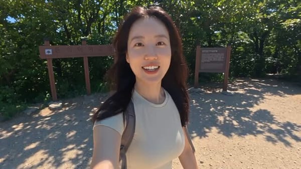 오늘 산에 올라가 볼게요! prompt preview
